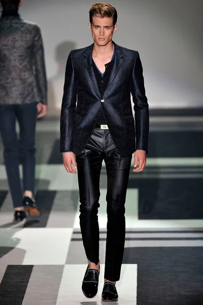 Look 37